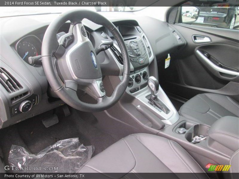 Tuxedo Black / Charcoal Black 2014 Ford Focus SE Sedan