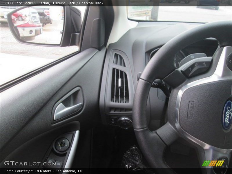 Tuxedo Black / Charcoal Black 2014 Ford Focus SE Sedan