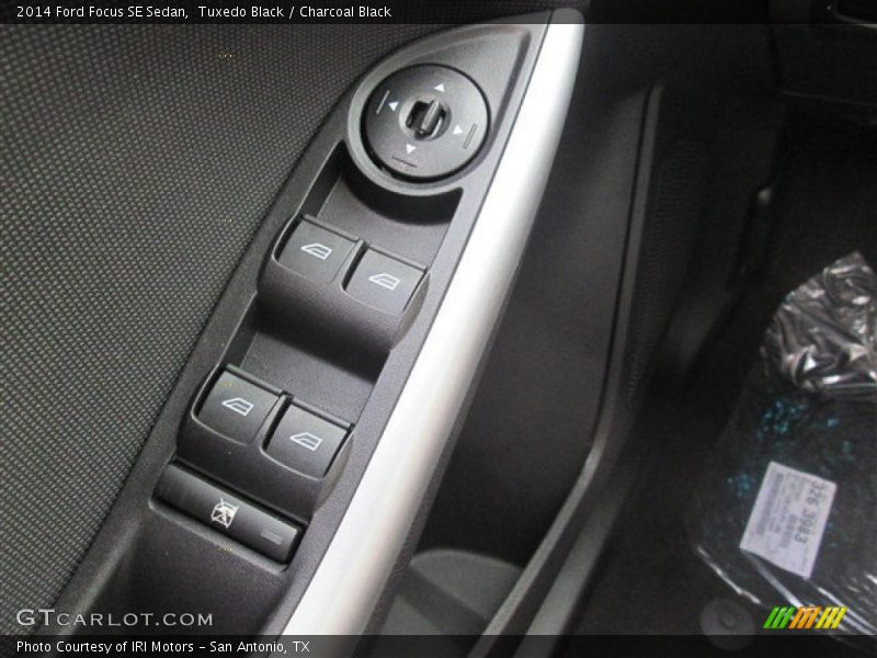 Tuxedo Black / Charcoal Black 2014 Ford Focus SE Sedan