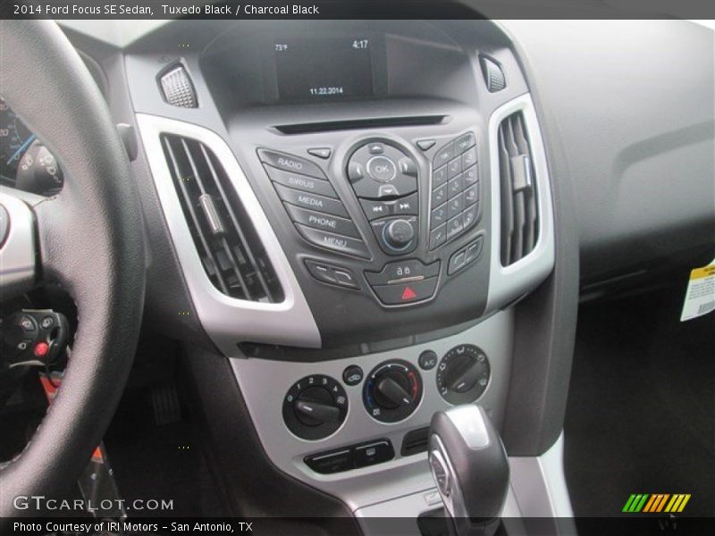 Tuxedo Black / Charcoal Black 2014 Ford Focus SE Sedan