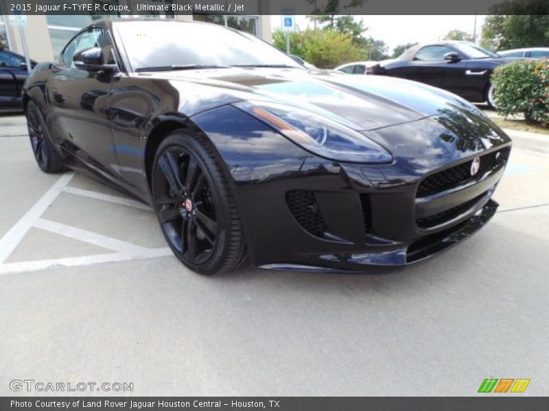 Front 3/4 View of 2015 F-TYPE R Coupe