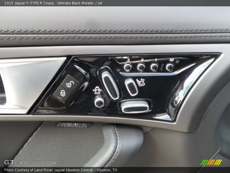 Controls of 2015 F-TYPE R Coupe