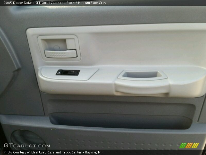 Black / Medium Slate Gray 2005 Dodge Dakota SLT Quad Cab 4x4