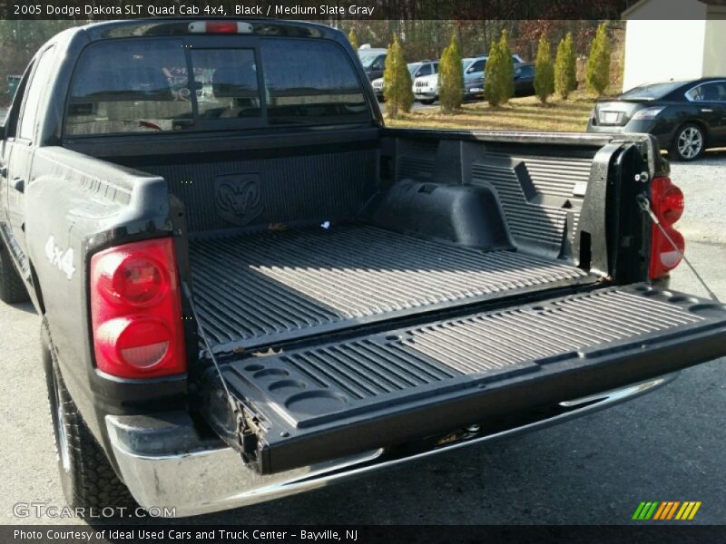 Black / Medium Slate Gray 2005 Dodge Dakota SLT Quad Cab 4x4