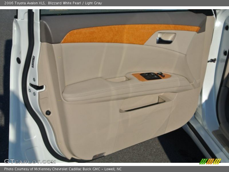 Blizzard White Pearl / Light Gray 2006 Toyota Avalon XLS