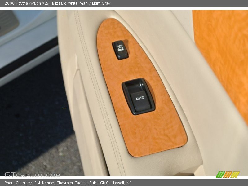 Blizzard White Pearl / Light Gray 2006 Toyota Avalon XLS