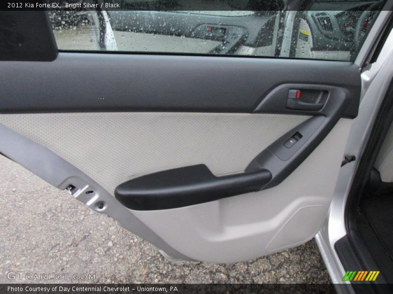 Bright Silver / Black 2012 Kia Forte EX