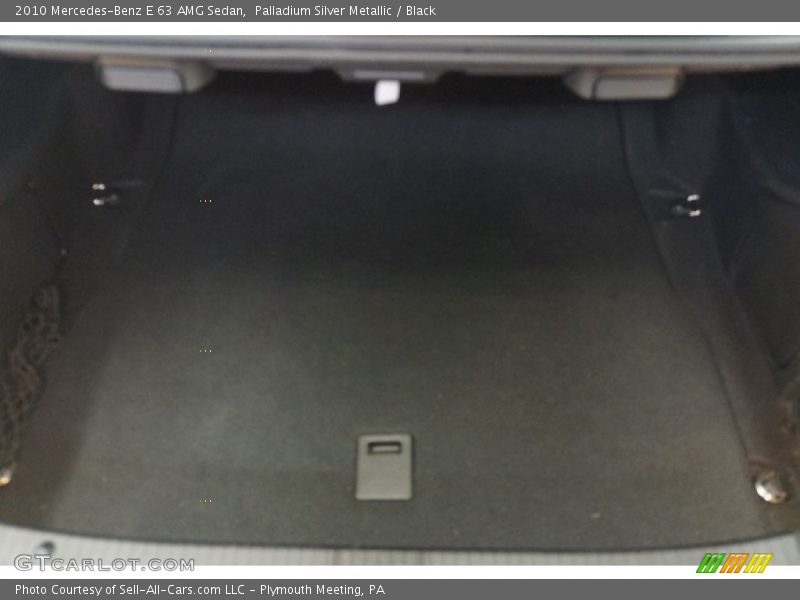  2010 E 63 AMG Sedan Trunk