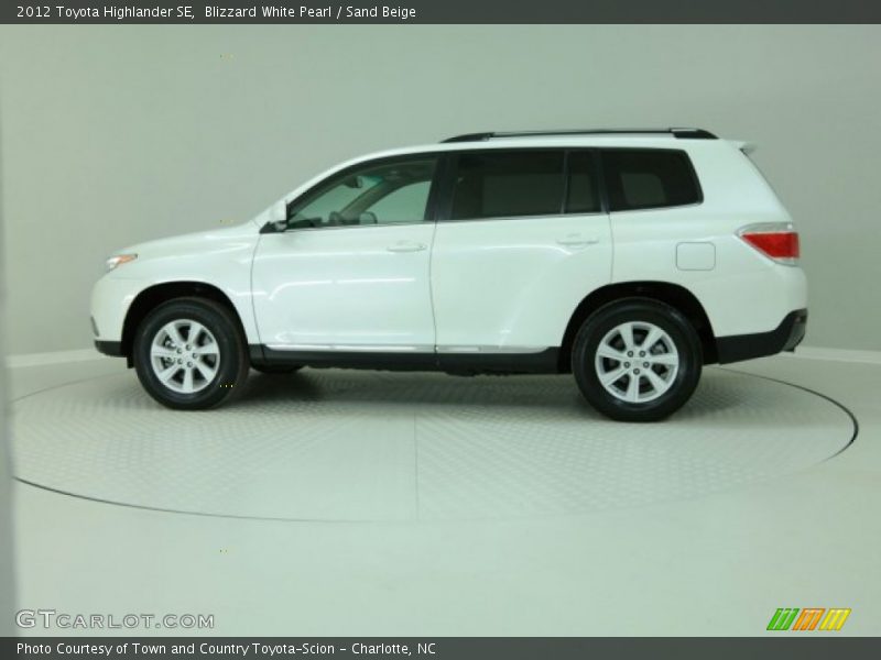 Blizzard White Pearl / Sand Beige 2012 Toyota Highlander SE