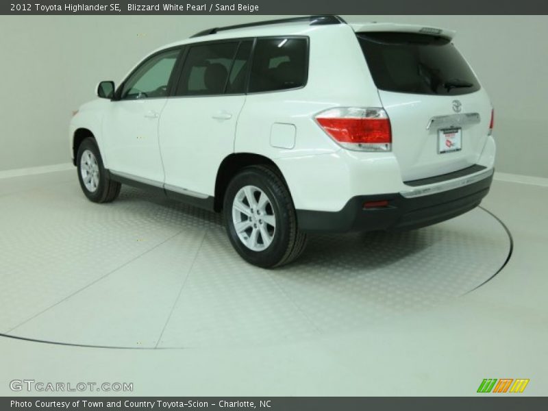 Blizzard White Pearl / Sand Beige 2012 Toyota Highlander SE