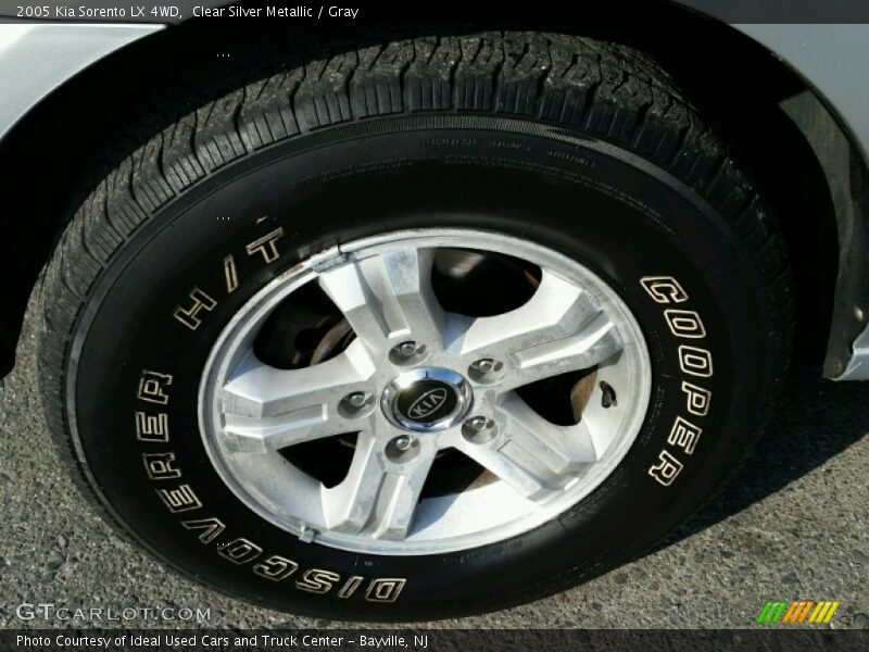 Clear Silver Metallic / Gray 2005 Kia Sorento LX 4WD