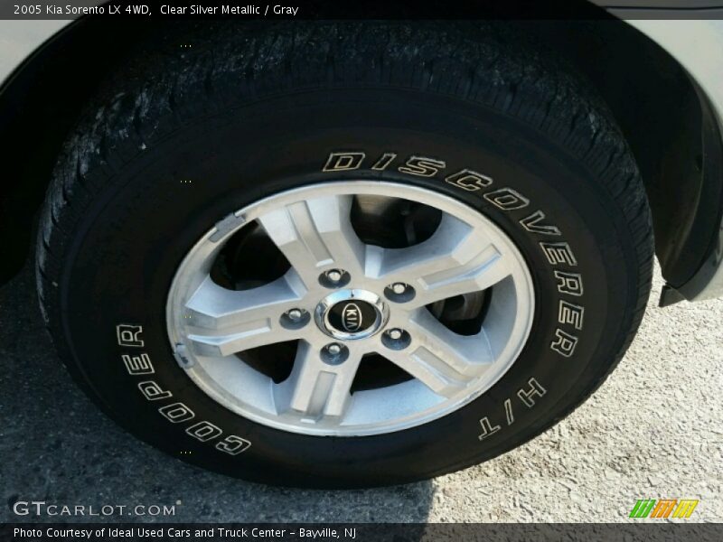 Clear Silver Metallic / Gray 2005 Kia Sorento LX 4WD