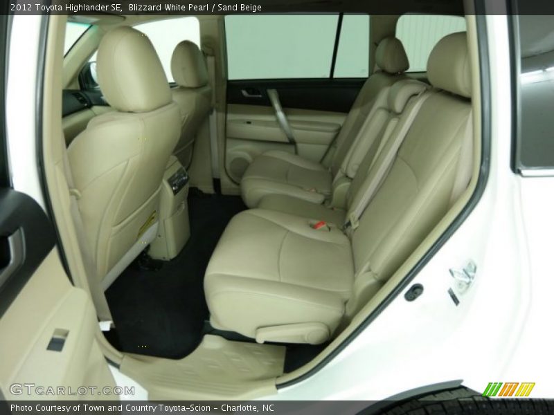 Blizzard White Pearl / Sand Beige 2012 Toyota Highlander SE
