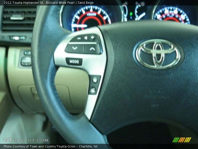 Blizzard White Pearl / Sand Beige 2012 Toyota Highlander SE