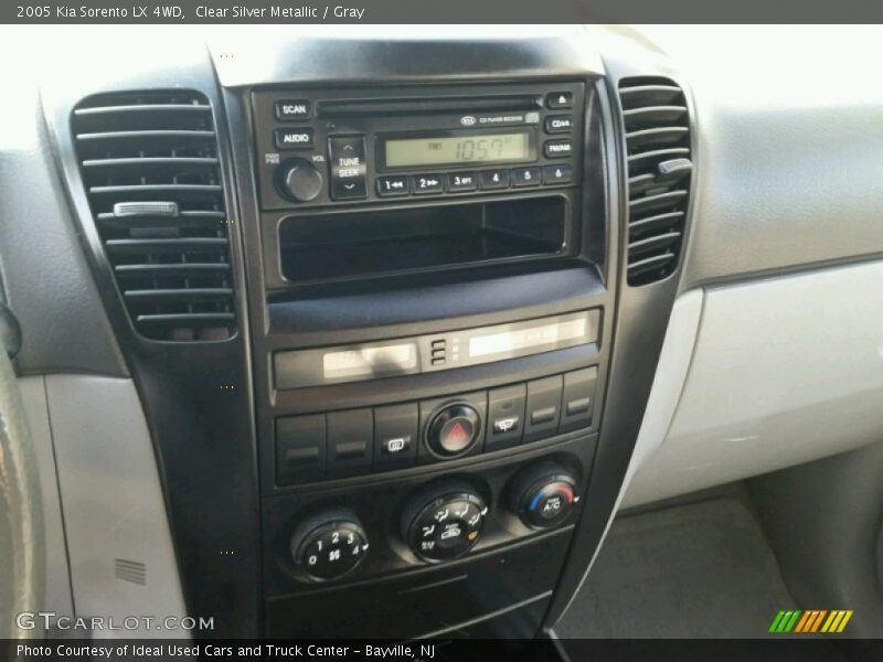 Clear Silver Metallic / Gray 2005 Kia Sorento LX 4WD