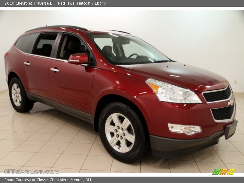 Front 3/4 View of 2010 Traverse LT