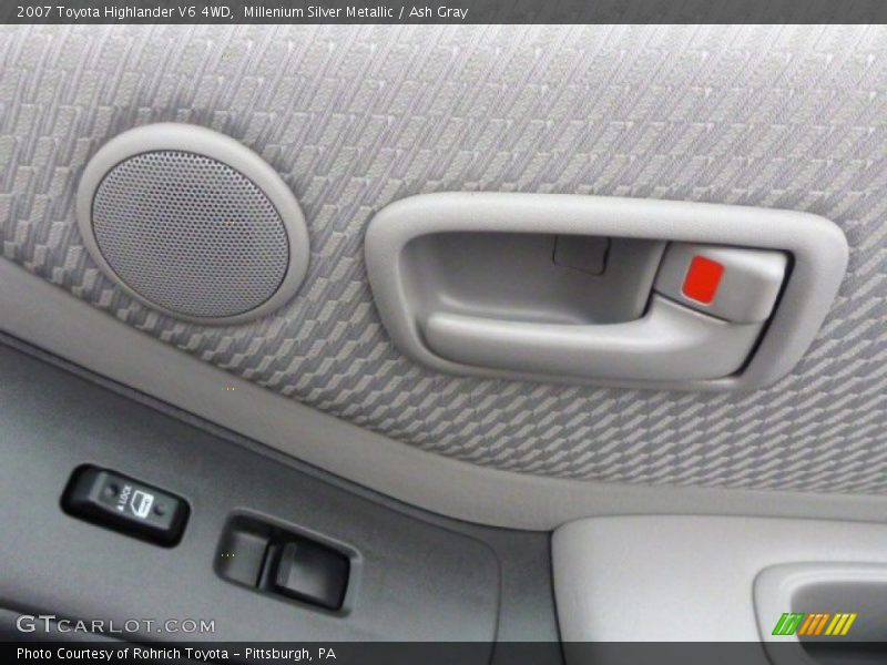 Millenium Silver Metallic / Ash Gray 2007 Toyota Highlander V6 4WD