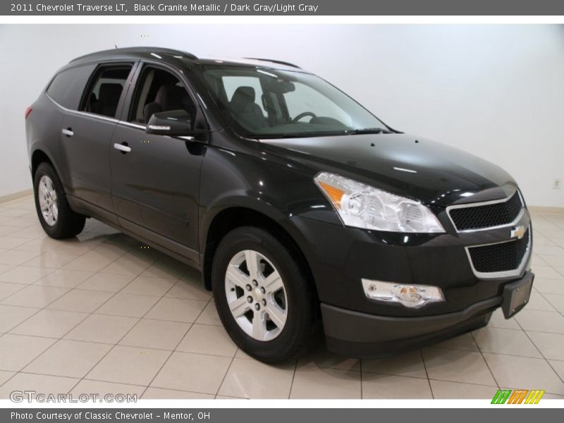 Front 3/4 View of 2011 Traverse LT
