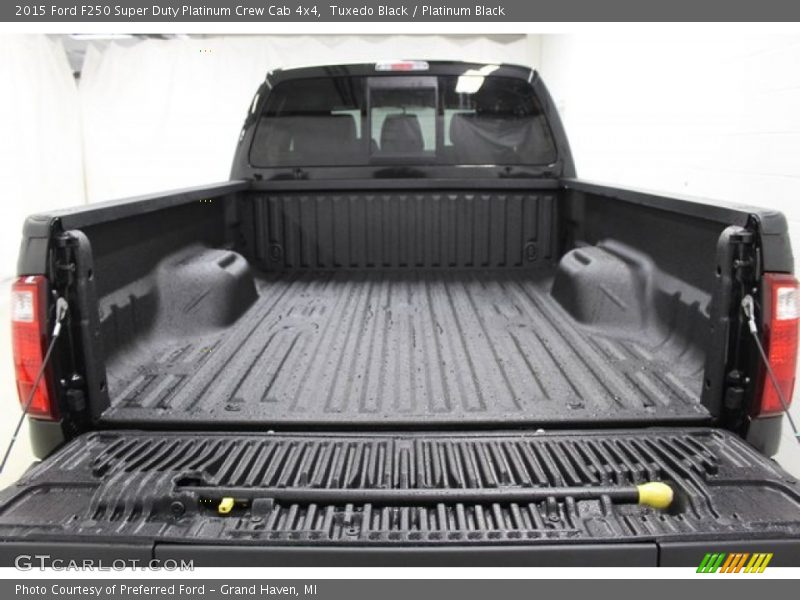 Tuxedo Black / Platinum Black 2015 Ford F250 Super Duty Platinum Crew Cab 4x4