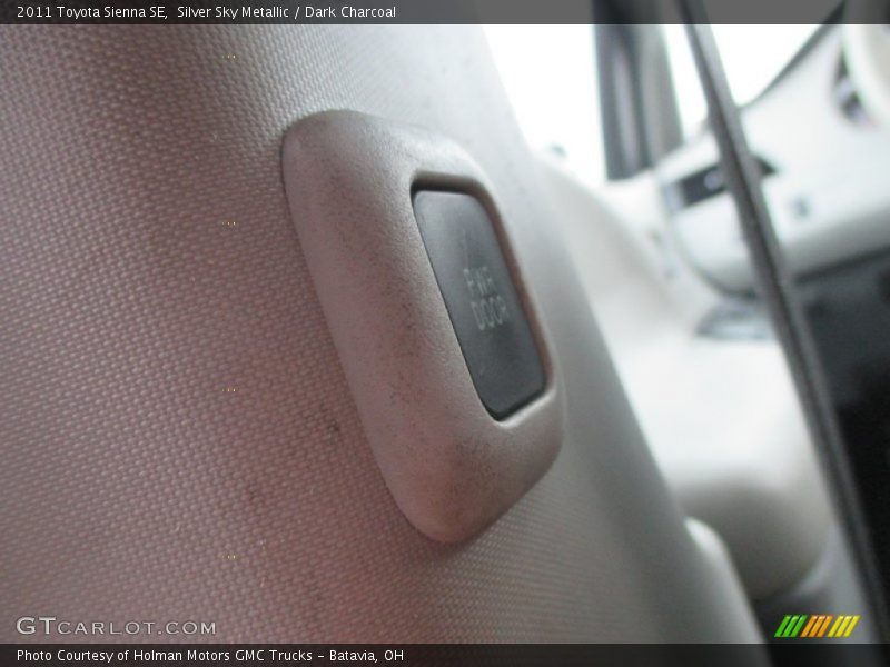 Silver Sky Metallic / Dark Charcoal 2011 Toyota Sienna SE