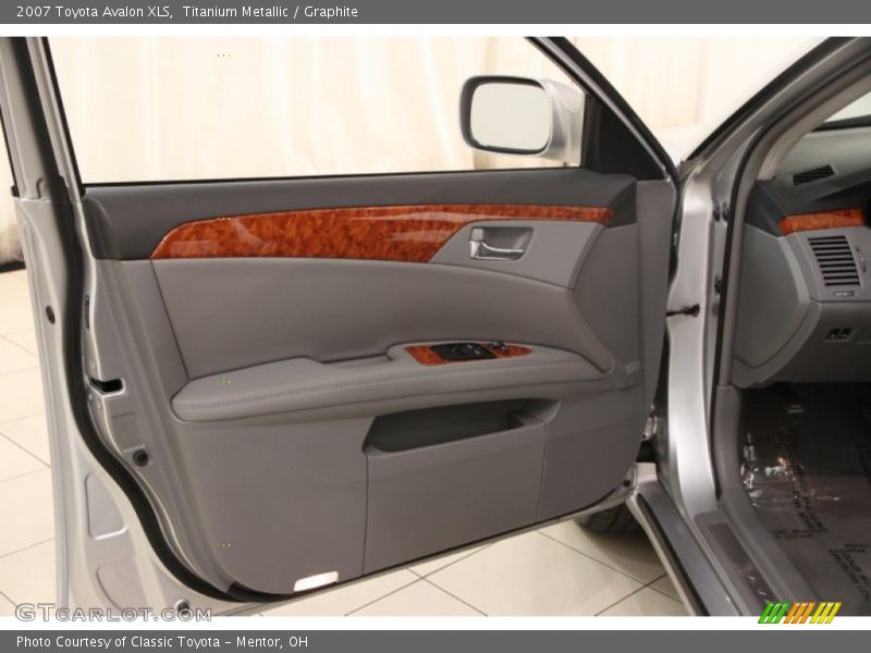 Titanium Metallic / Graphite 2007 Toyota Avalon XLS
