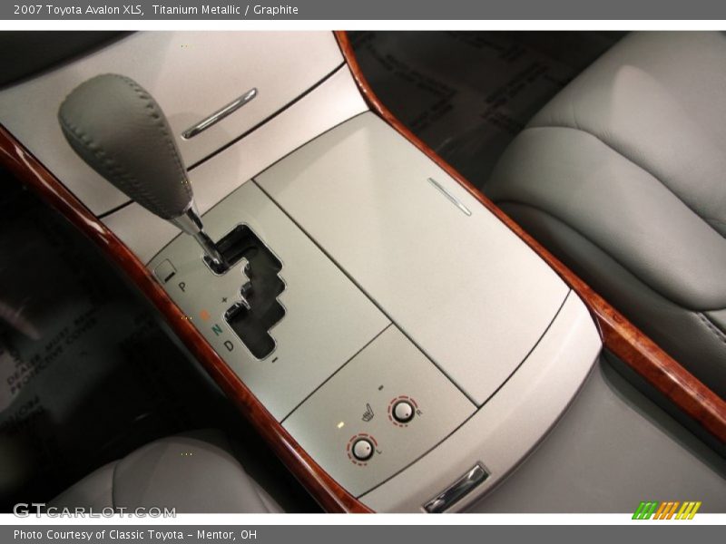 Titanium Metallic / Graphite 2007 Toyota Avalon XLS