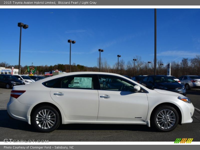 Blizzard Pearl / Light Gray 2015 Toyota Avalon Hybrid Limited