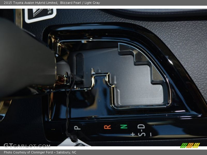 Blizzard Pearl / Light Gray 2015 Toyota Avalon Hybrid Limited