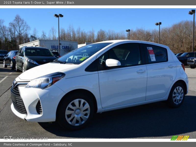 Super White / Black 2015 Toyota Yaris 5-Door L