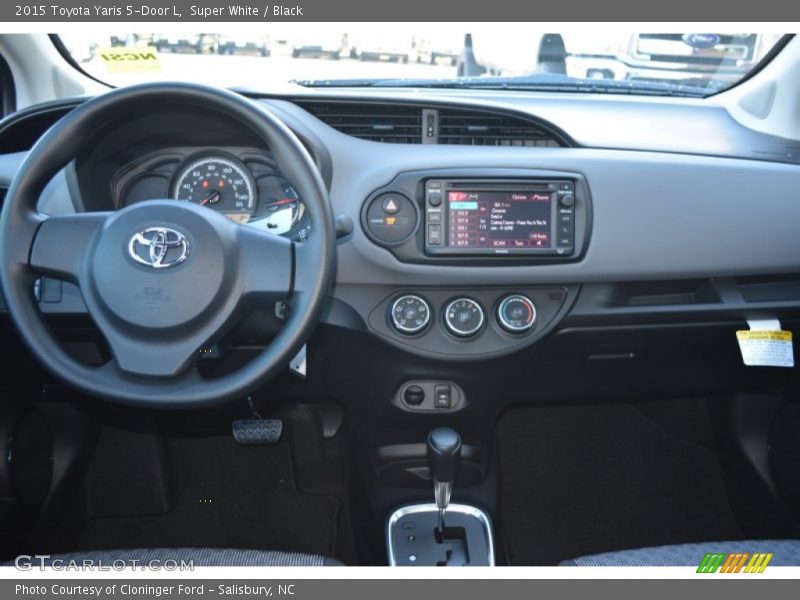Super White / Black 2015 Toyota Yaris 5-Door L