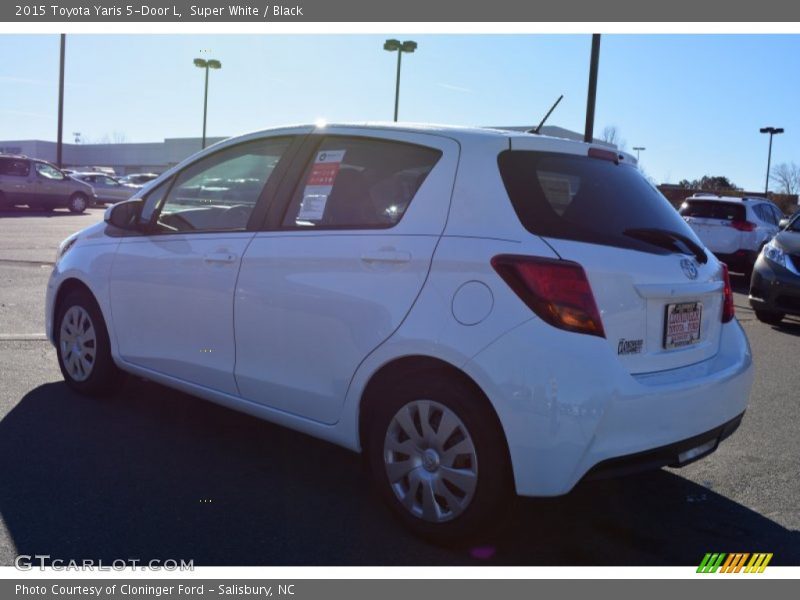 Super White / Black 2015 Toyota Yaris 5-Door L