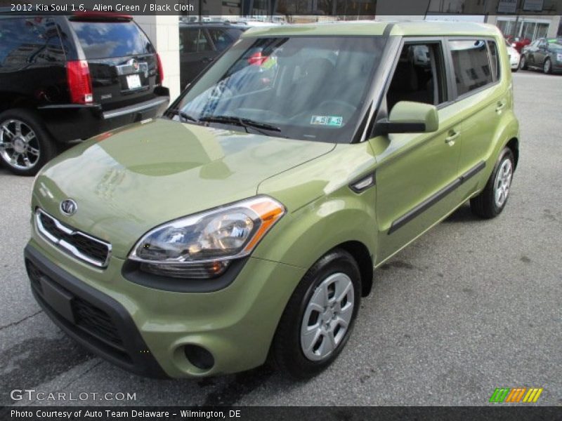 Alien Green / Black Cloth 2012 Kia Soul 1.6