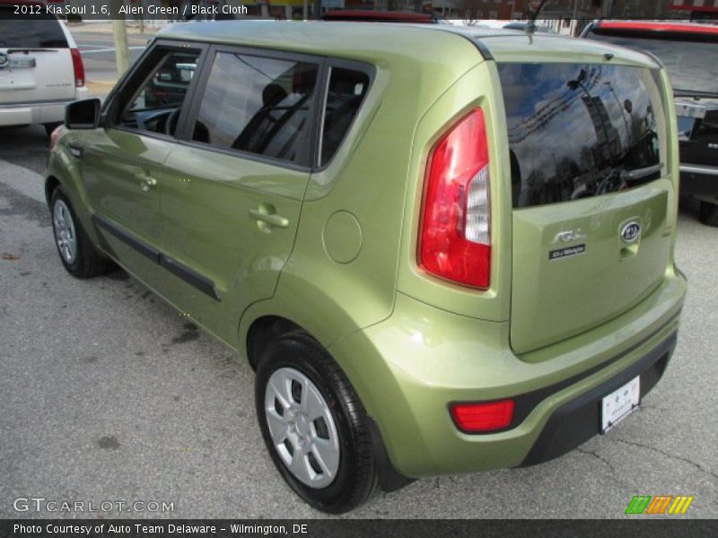 Alien Green / Black Cloth 2012 Kia Soul 1.6