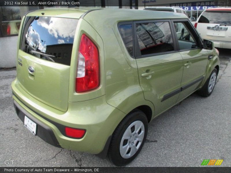 Alien Green / Black Cloth 2012 Kia Soul 1.6