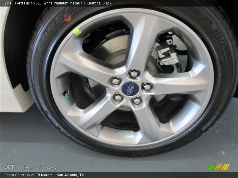 White Platinum Metallic / Charcoal Black 2015 Ford Fusion SE