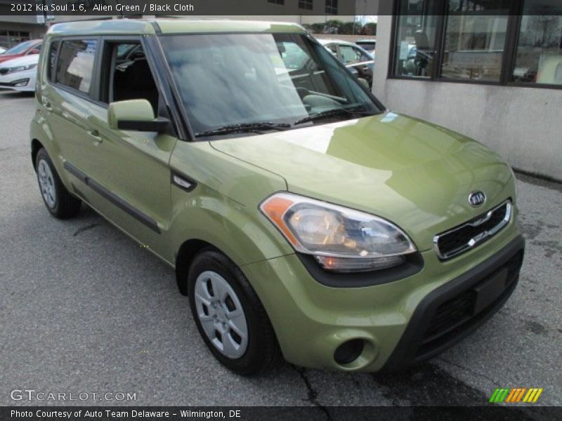Alien Green / Black Cloth 2012 Kia Soul 1.6
