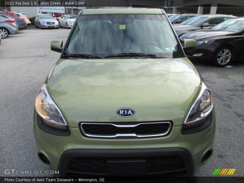 Alien Green / Black Cloth 2012 Kia Soul 1.6