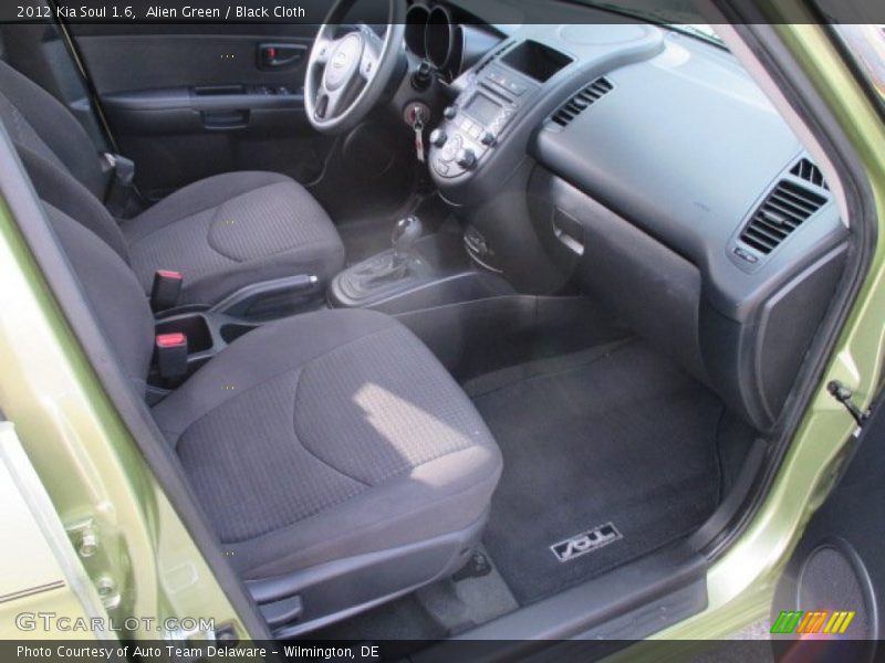 Alien Green / Black Cloth 2012 Kia Soul 1.6
