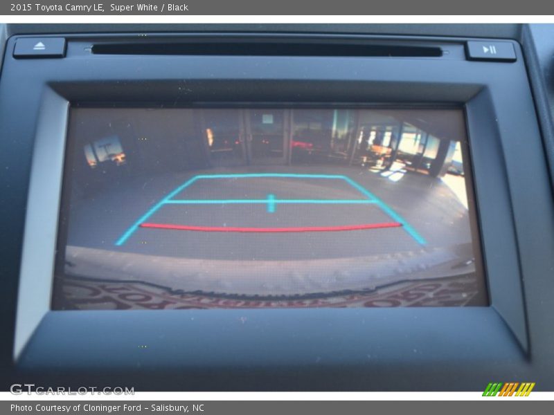 Super White / Black 2015 Toyota Camry LE