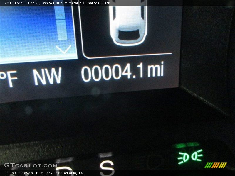 White Platinum Metallic / Charcoal Black 2015 Ford Fusion SE