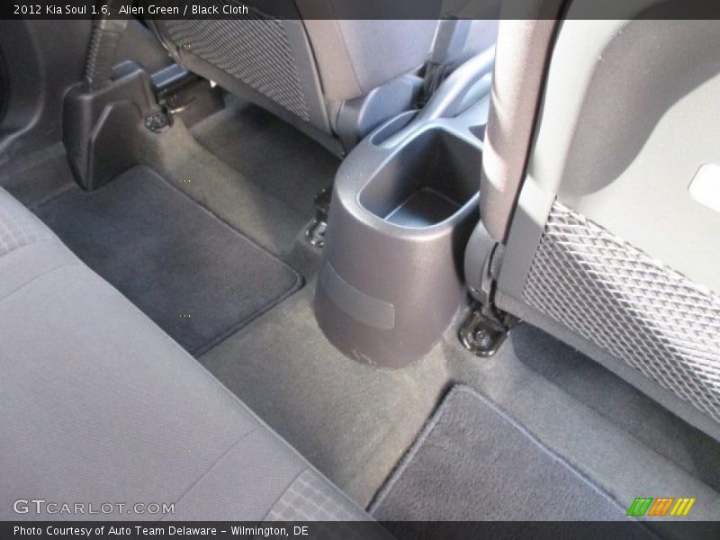 Alien Green / Black Cloth 2012 Kia Soul 1.6