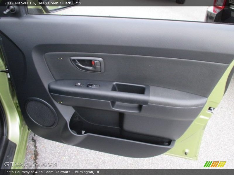 Alien Green / Black Cloth 2012 Kia Soul 1.6