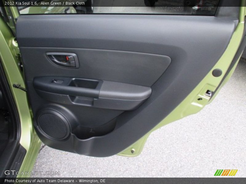 Alien Green / Black Cloth 2012 Kia Soul 1.6