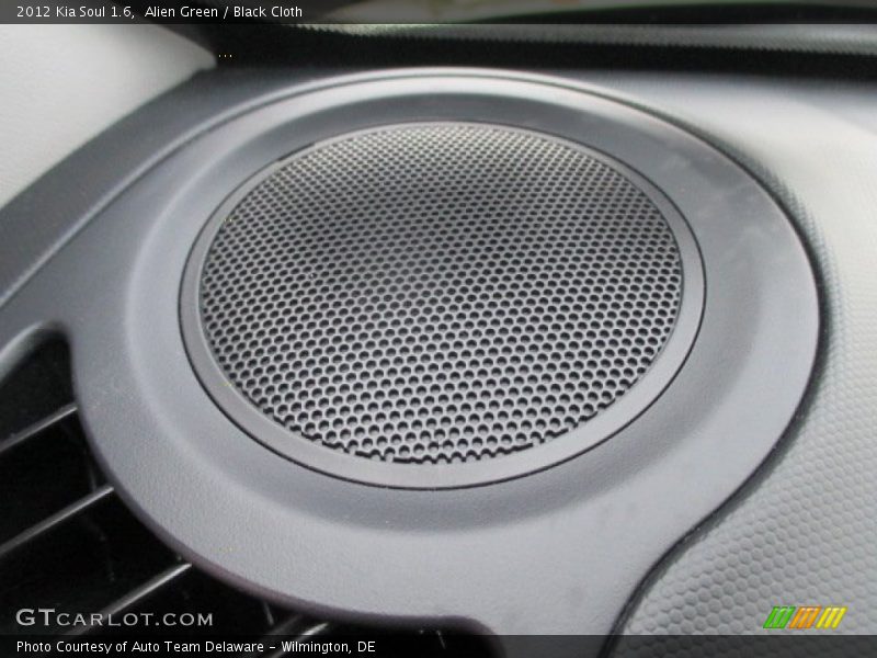 Alien Green / Black Cloth 2012 Kia Soul 1.6
