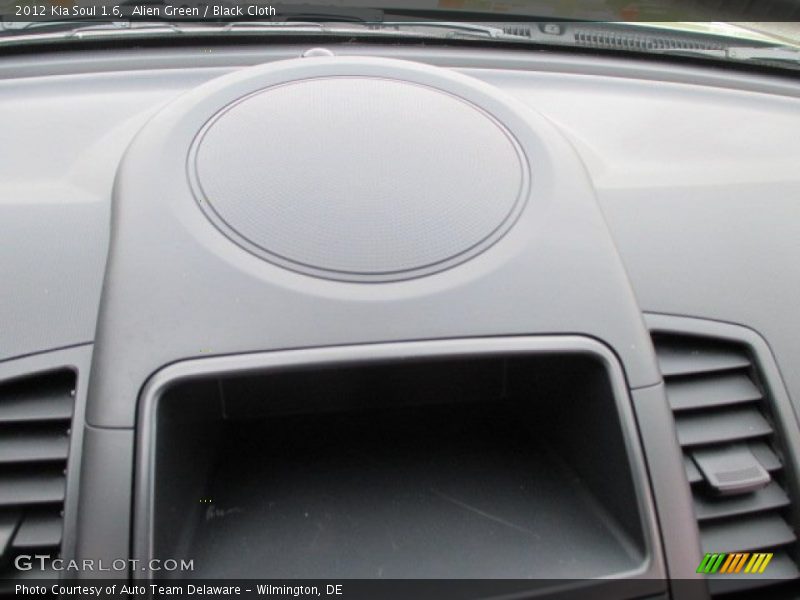 Alien Green / Black Cloth 2012 Kia Soul 1.6