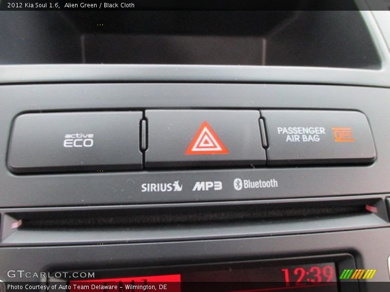 Alien Green / Black Cloth 2012 Kia Soul 1.6