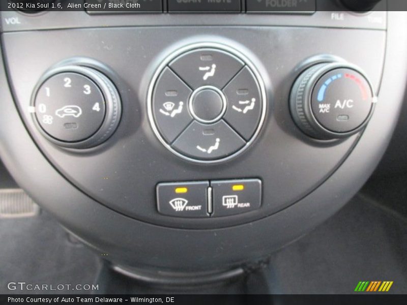 Alien Green / Black Cloth 2012 Kia Soul 1.6