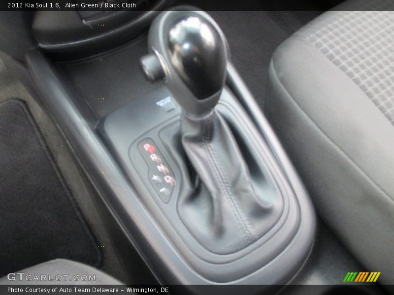Alien Green / Black Cloth 2012 Kia Soul 1.6