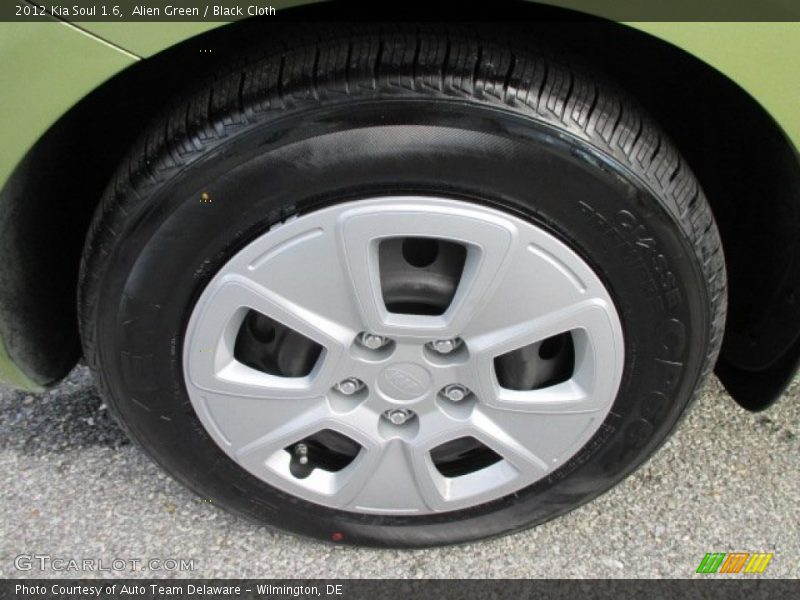 Alien Green / Black Cloth 2012 Kia Soul 1.6