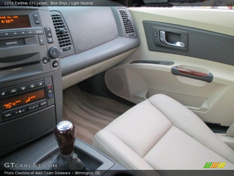 Blue Onyx / Light Neutral 2003 Cadillac CTS Sedan